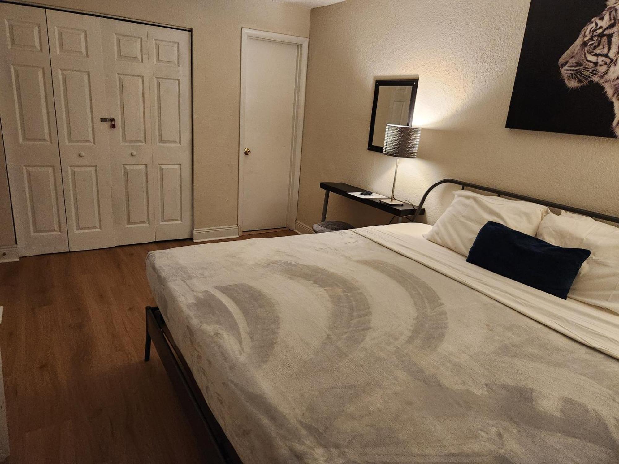 Centauri Vacation Rentals: Orlando 2-Bedroom Condo with Free Parking Exterior photo
