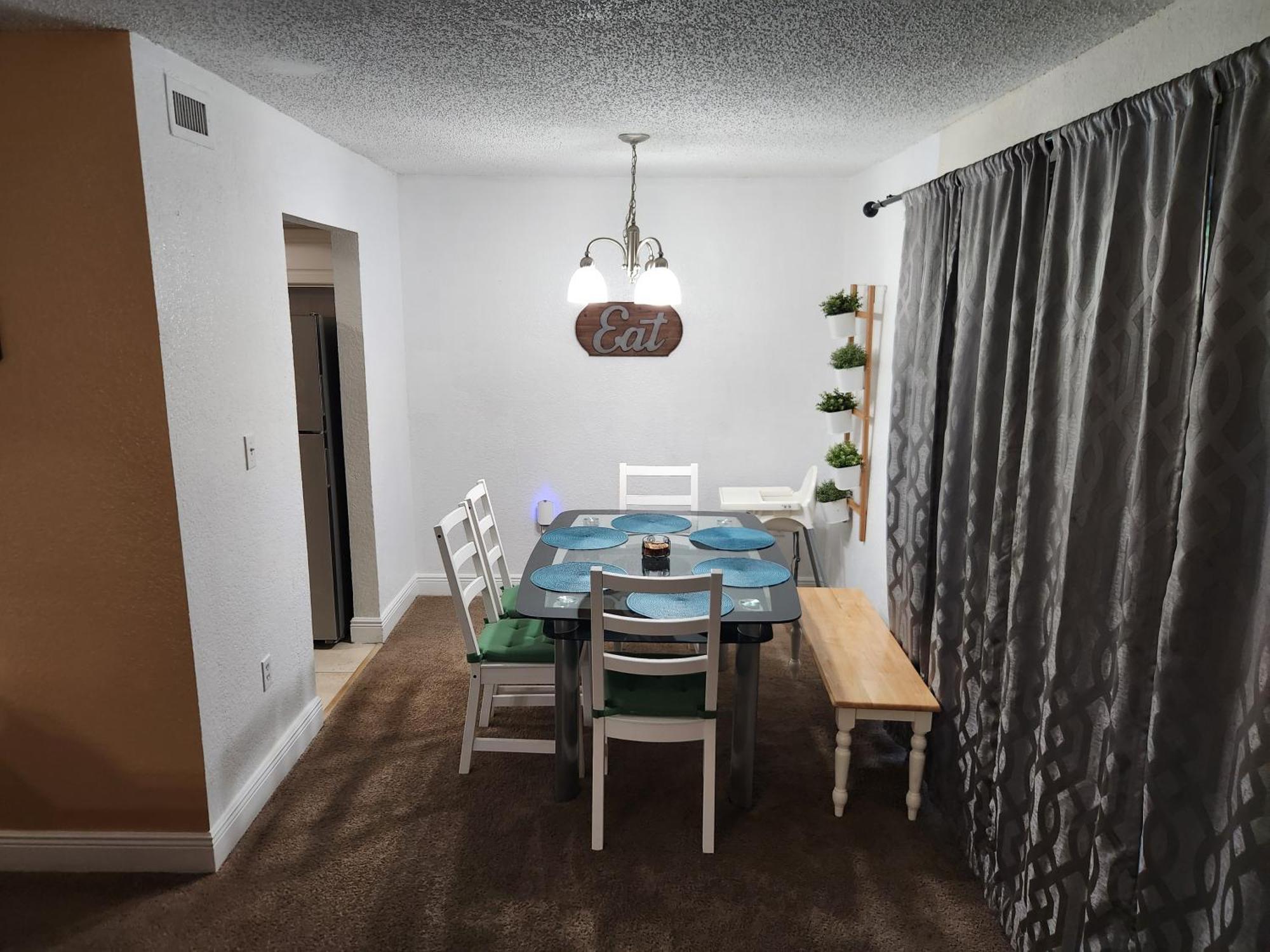Centauri Vacation Rentals: Orlando 2-Bedroom Condo with Free Parking Exterior photo