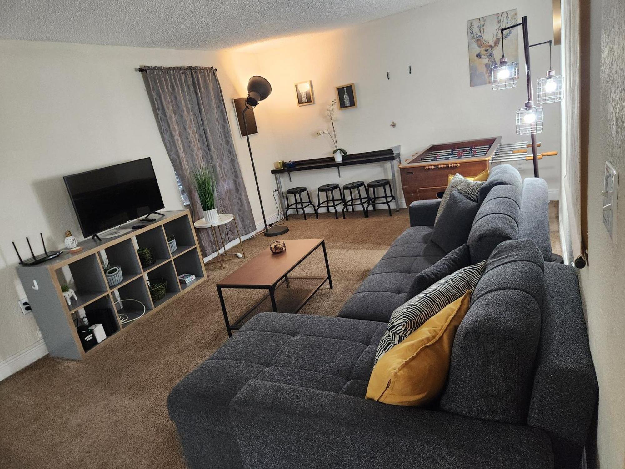 Centauri Vacation Rentals: Orlando 2-Bedroom Condo with Free Parking Exterior photo
