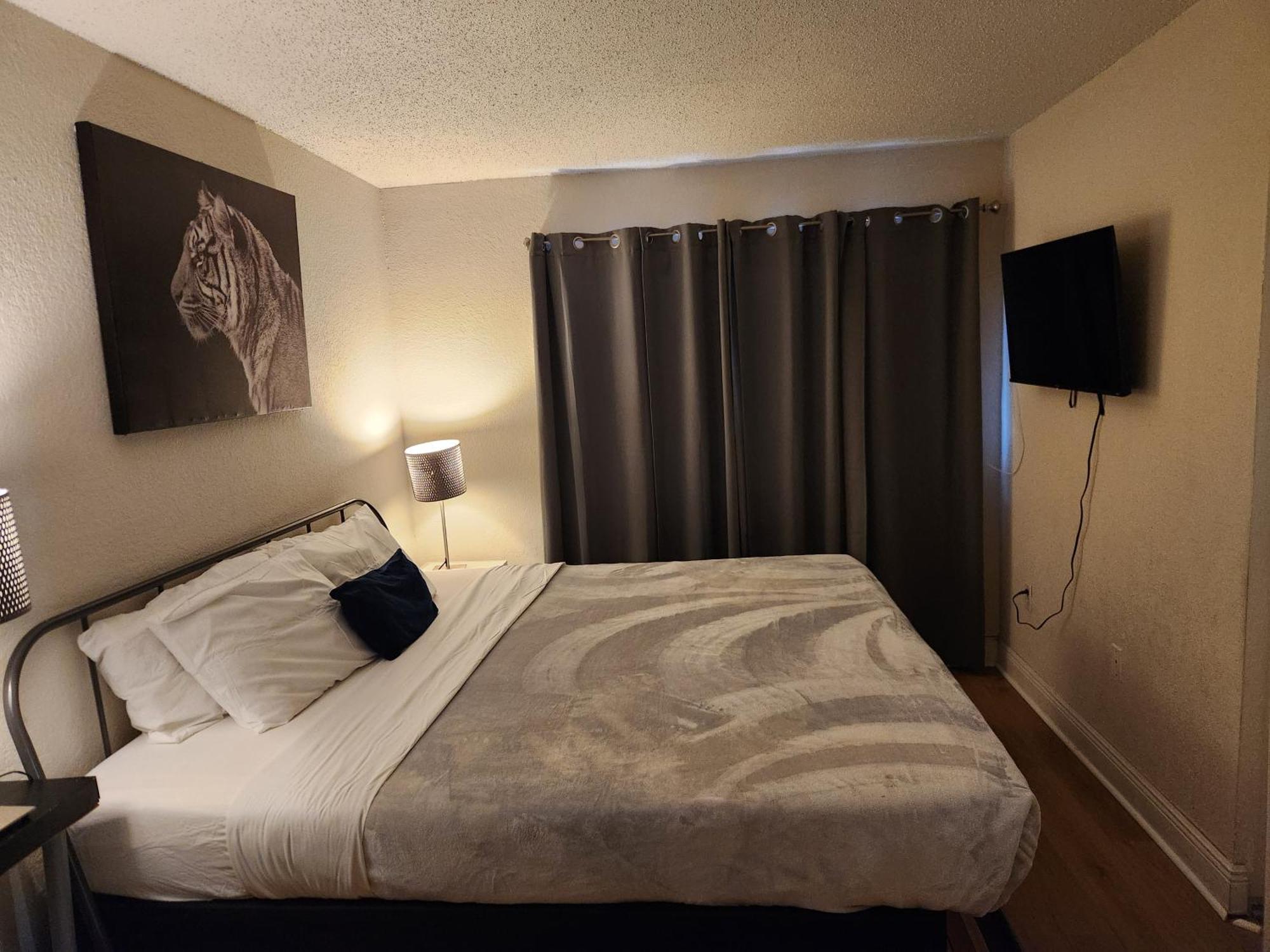 Centauri Vacation Rentals: Orlando 2-Bedroom Condo with Free Parking Exterior photo