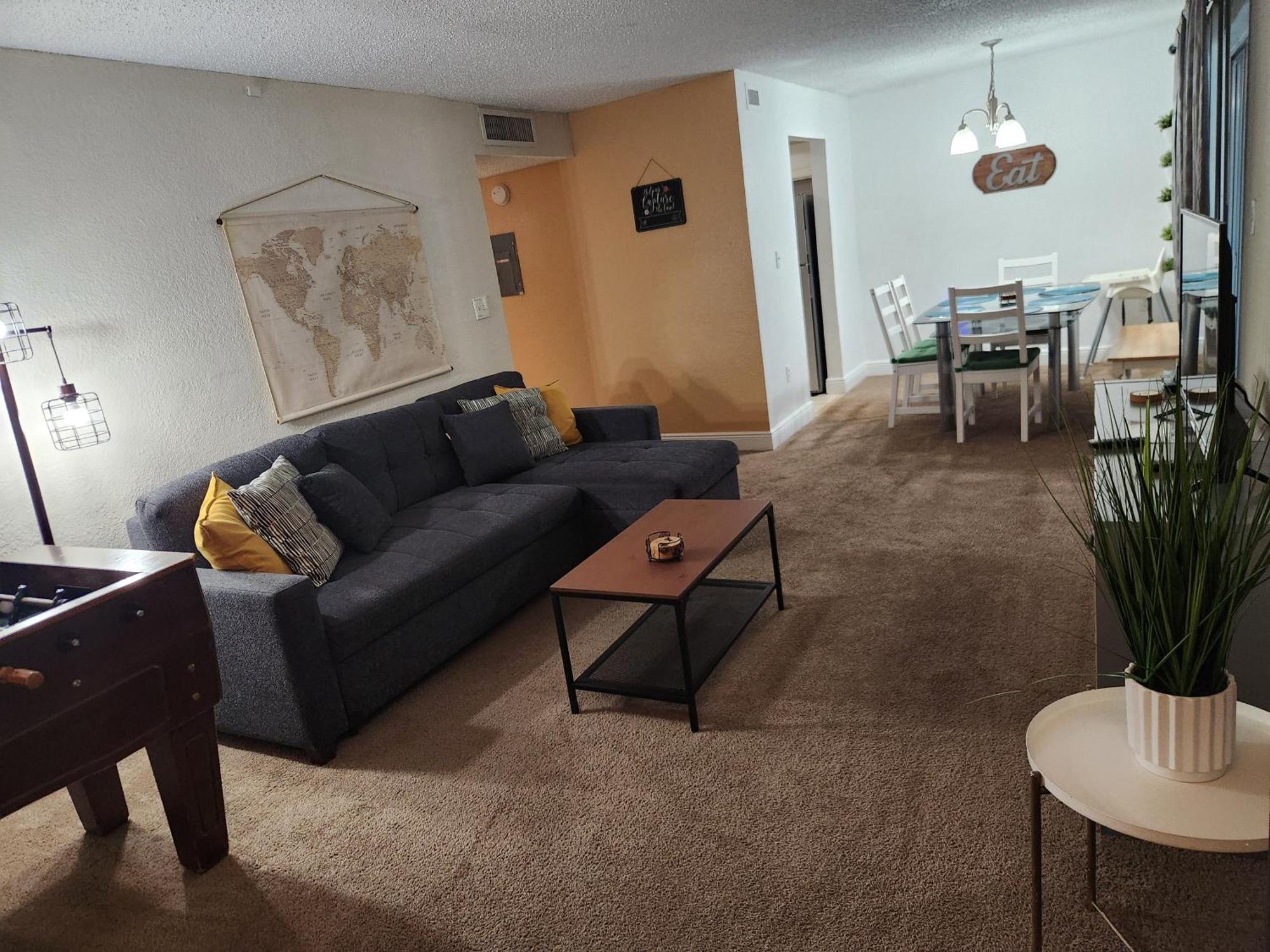 Centauri Vacation Rentals: Orlando 2-Bedroom Condo with Free Parking Exterior photo