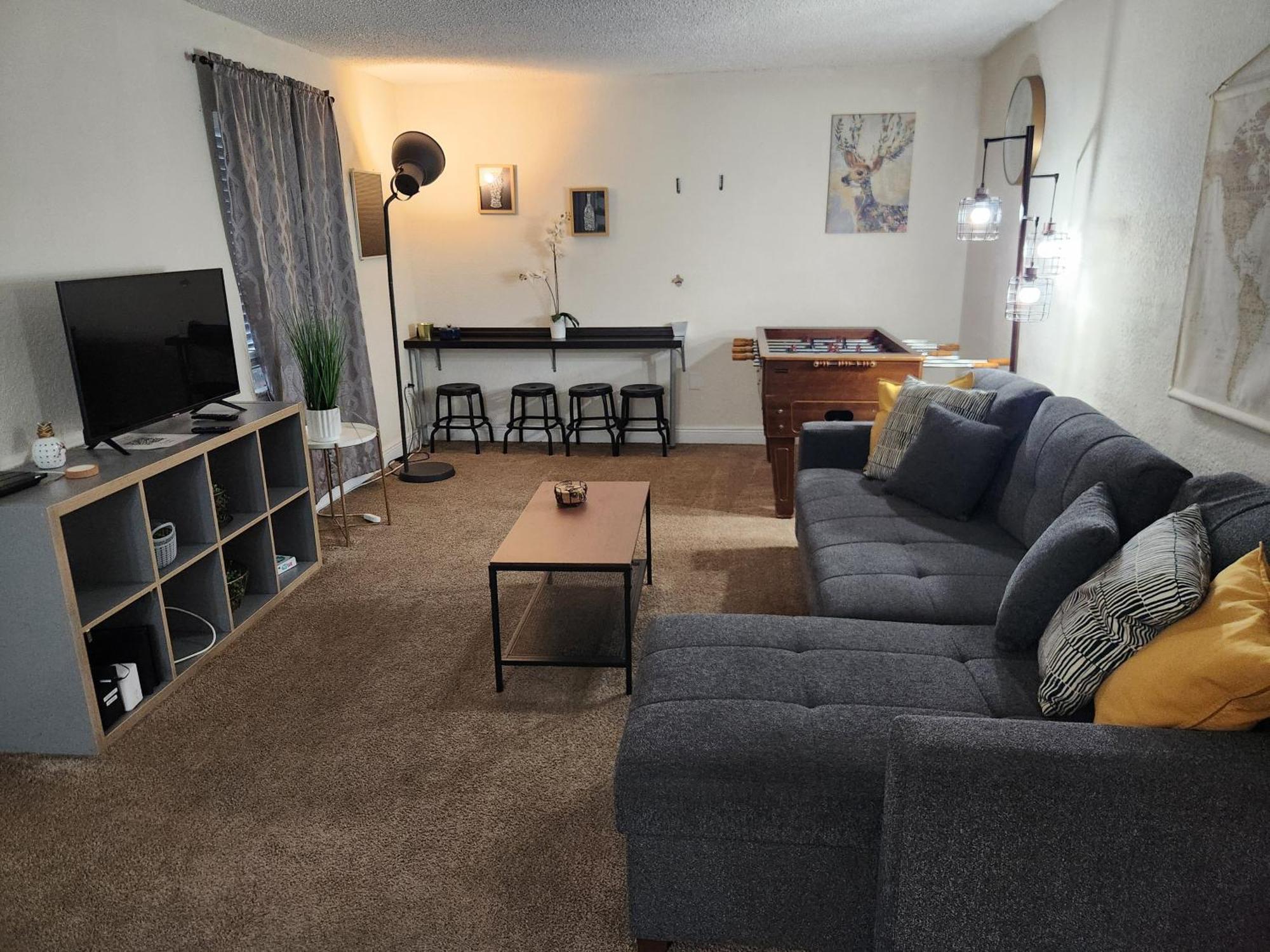 Centauri Vacation Rentals: Orlando 2-Bedroom Condo with Free Parking Exterior photo